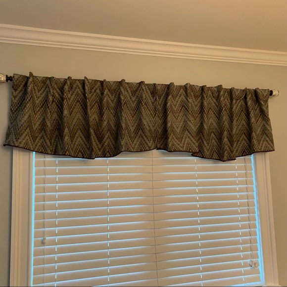 Elite Flambé Lined Back Tab Window Valance - Set Of Four - Picture 3 of 6